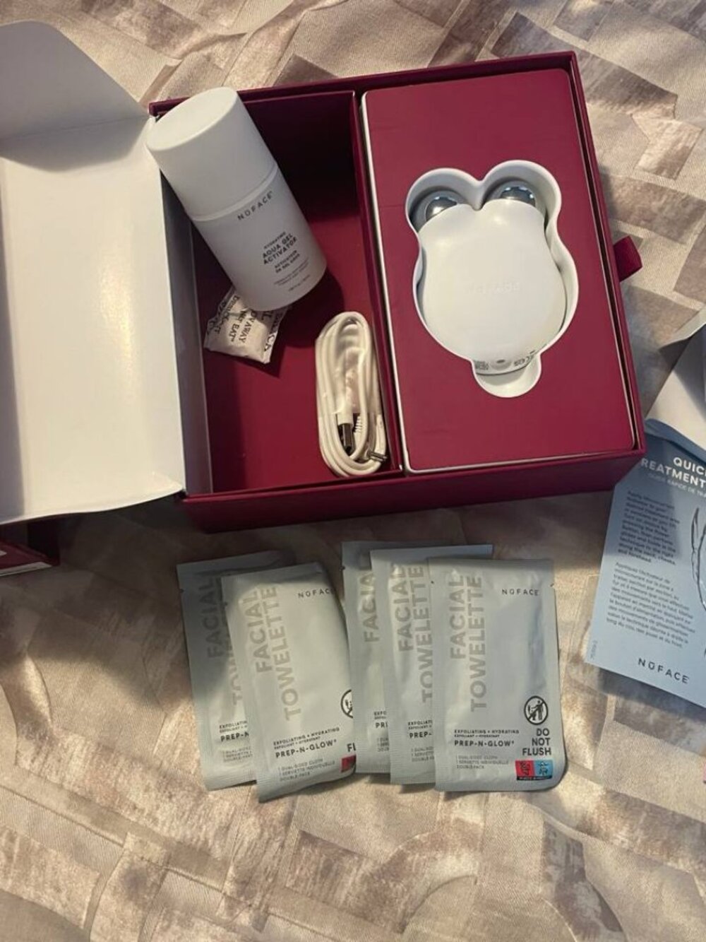 NWT NuFACE Mini Facial Toning Device Skincare kit